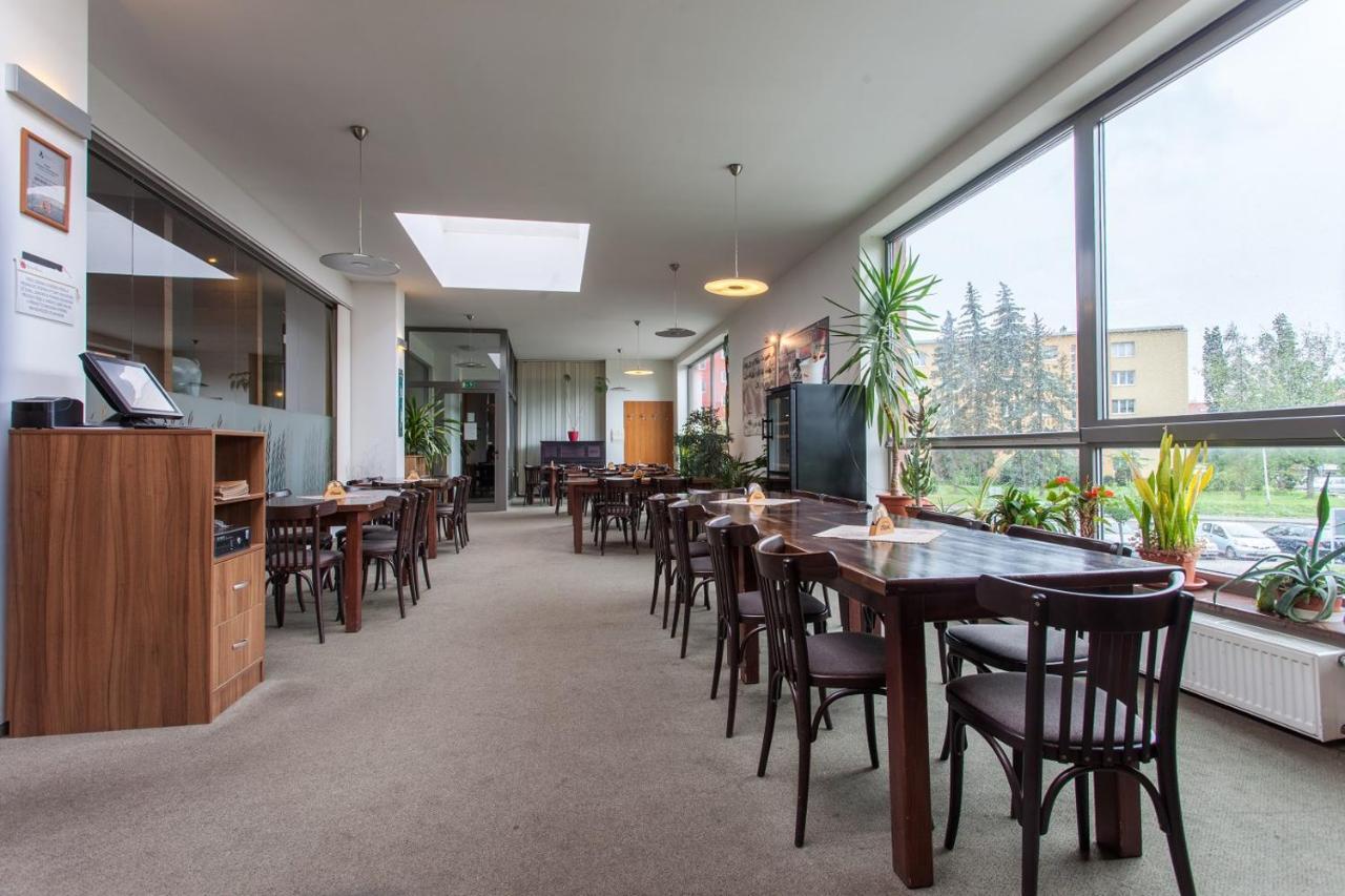 Hotel Alfa Třebíč Esterno foto
