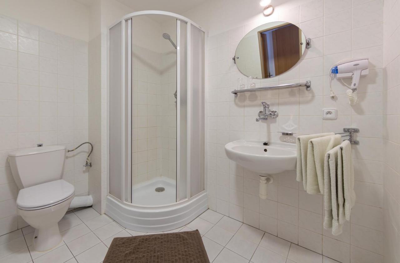 Hotel Alfa Třebíč Esterno foto